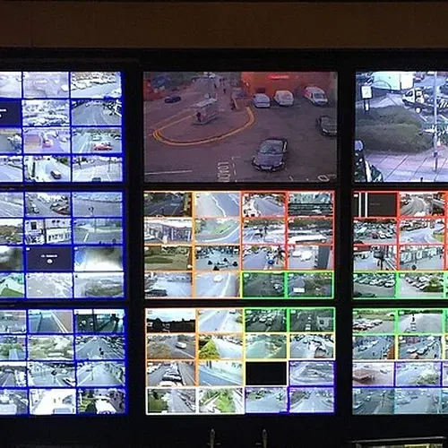طراحی و تجهیز اتاق مانیتورینگ