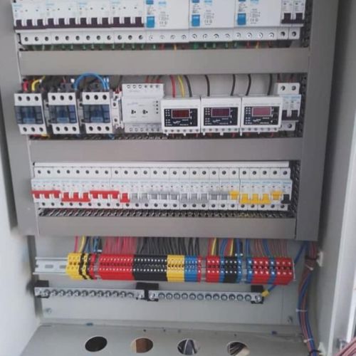 برقکار در تهران | اعزام فوری تکنسین برق 24ساعته