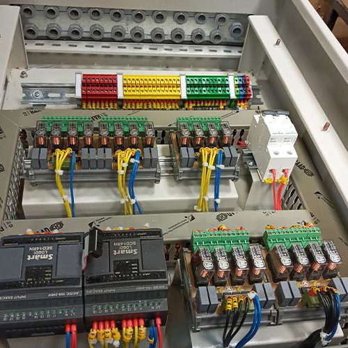 برقکار در تهران | اعزام فوری تکنسین برق 24ساعته